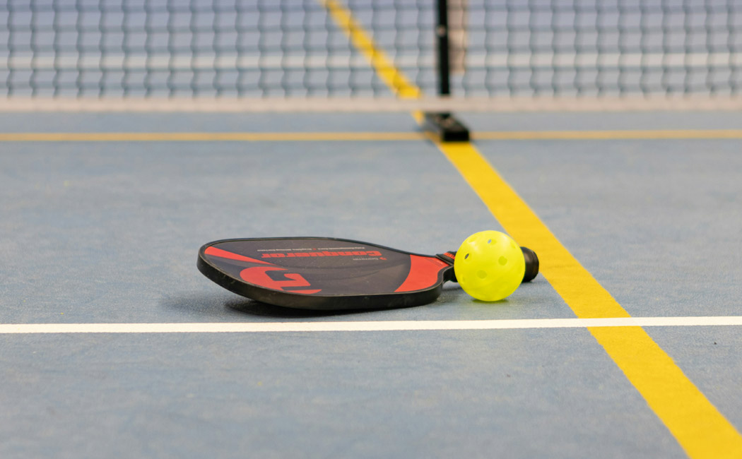 juega a pickleball